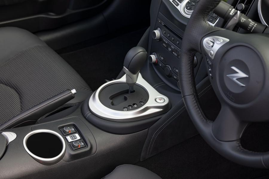 Детали интерьера Nissan 370Z Roadster (Z34) 2012 года  (AU) (фото 28 из 33)
